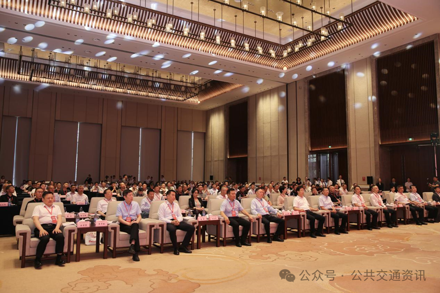 “第七届5.20全国公交驾驶员关爱日主会场活动”在洛阳成功举办
